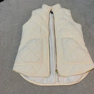 Mercantile cream puffer zip up vest